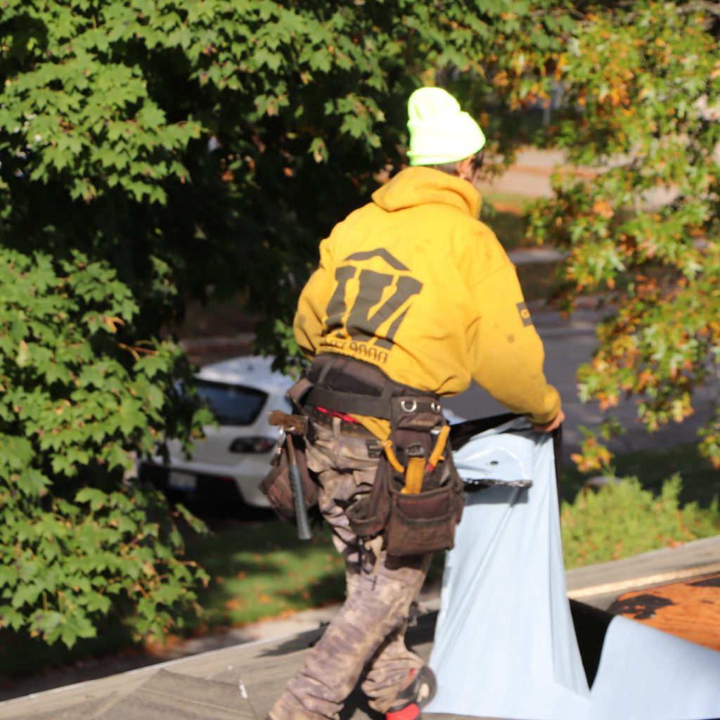 Advices to Improve the life of your Roof with Bloomfield Michigan