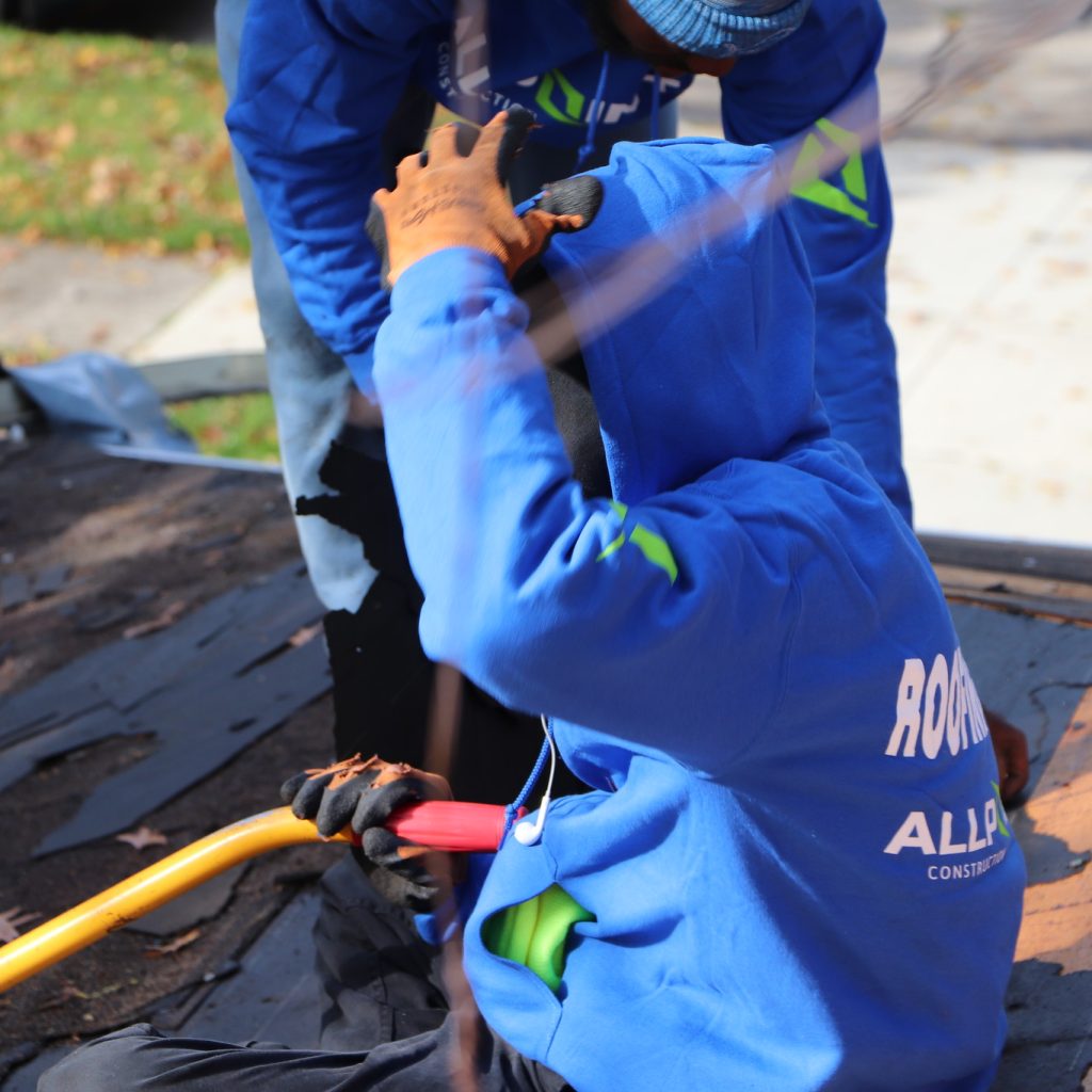 Advices to Improve the life of your Roof with Bloomfield Michigan
